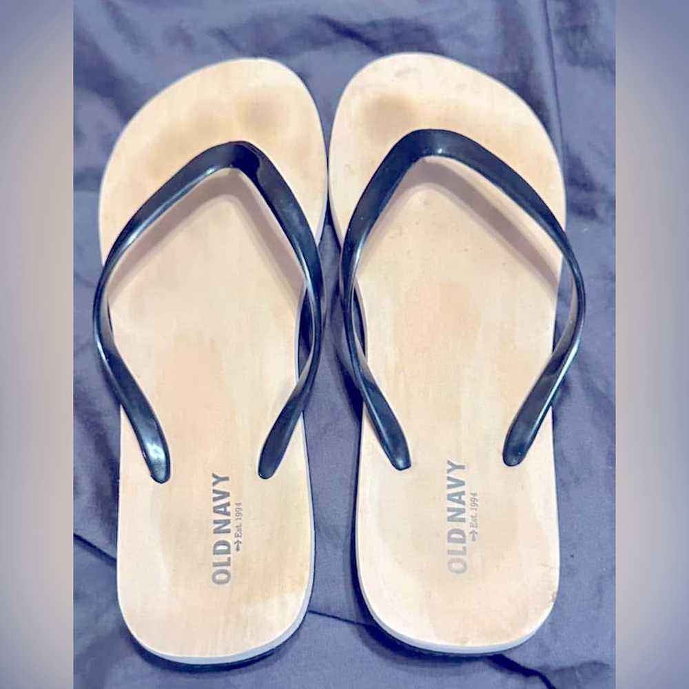 3 pairs Stylish Women’s Summer Flip Flop/Slide Bundle - Size 9